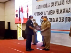 Wakil Walikota Baubau Terima DIPA Tahun 2021 dari Gubernur Sultra