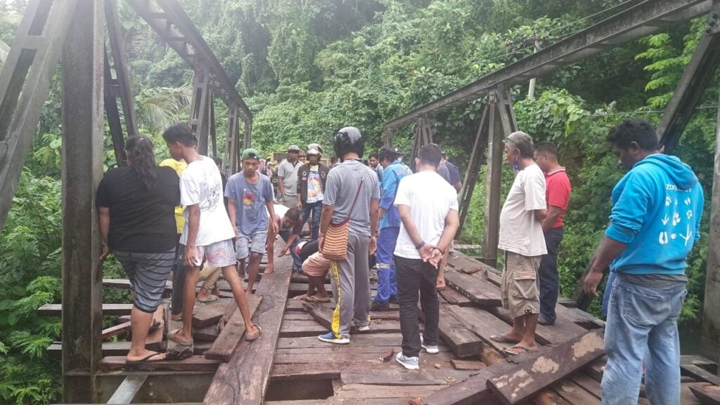 Jembatan Rusak Parah, Pemdes Waoleona Minta Perhatian Pemerintah