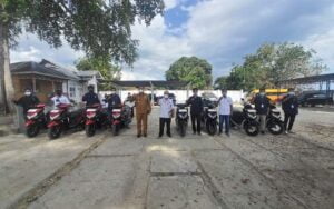 Tingkatkan Kinerja TKSK, Bupati Busel Berikan Bantuan Kendaraan Operasional