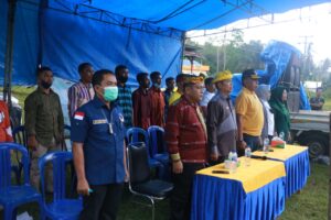 Melalui Sabaruddin Paena, Ketua KNPI Sultra Sumbang Dana pada Pembukaan dan Penutupan Turnamen Futsal di Kecamatan Lasalimu