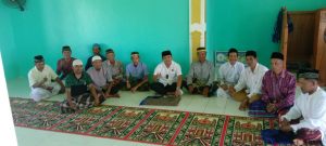 Rutinitas Jum’at Keliling, Sabaruddin Paena Bakal Bantu Perbaikan Atap dan Pembuatan Pagar Masjid di Lasalimu