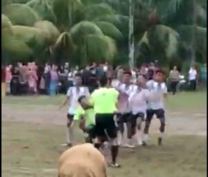 Pertandingan Sepakbola Porprov di Buton Ricuh, Wasit Dikeroyok dan Dipukul, Ini Kata Kapolres, Ketua KONI Tak Tahu Menahu