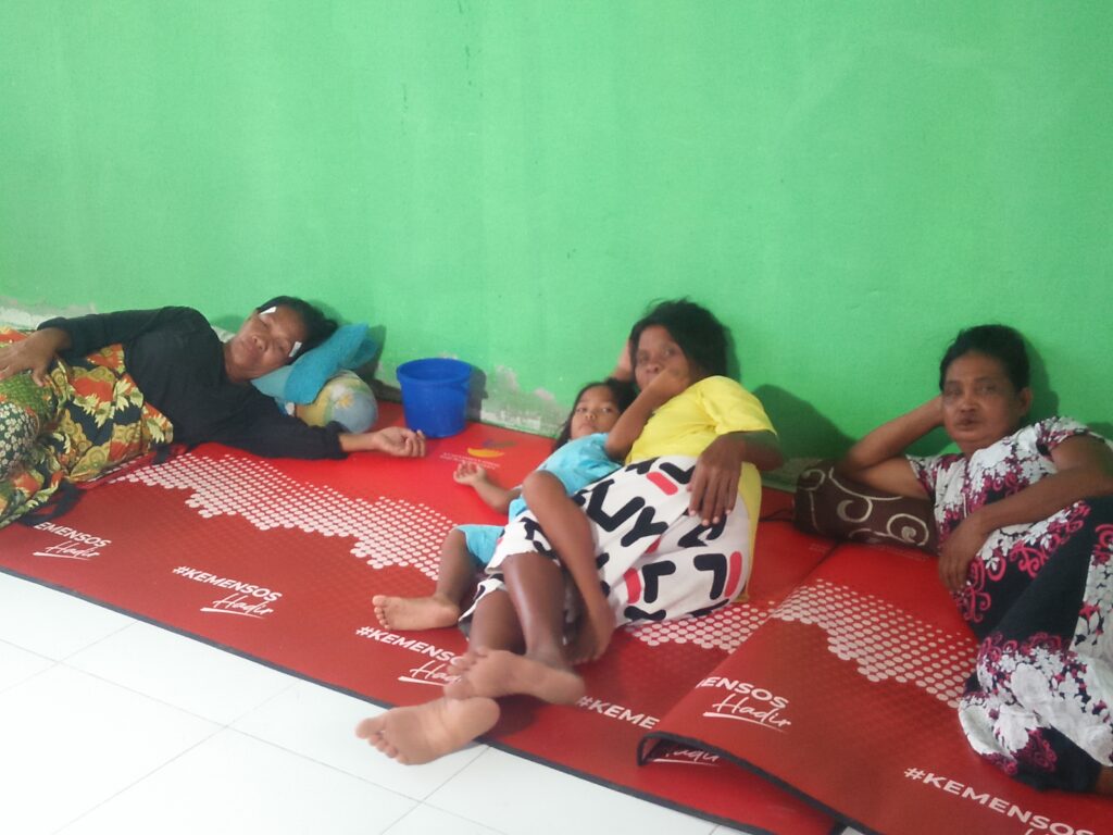 118 Jiwa Korban Angin Kencang dan Ombak di Desa Bahari Makmur Buton Mengungsi di Sekolah, BPBD Dirikan Tenda