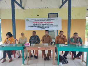 Disnakertrans Sultra Kerjasama dengan Pemdes Rejo Sari Gelar Pelatihan Pembuatan Pupuk Kompos