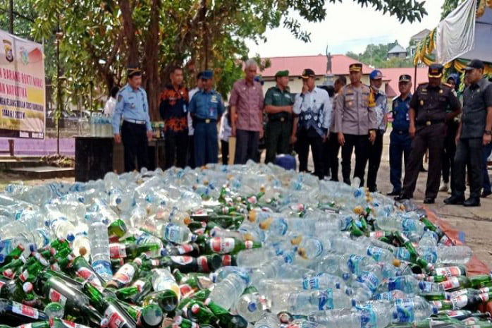 Polres Baubau Musnahkan Ribuan Botol Miras dan Narkotika