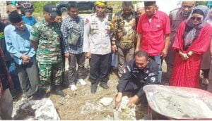 Ketua PKN Sultra Umar Samiun Bangun Masjid di Buteng