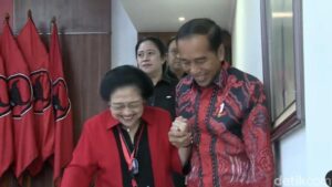 Momen Jokowi Genggam Tangan Megawati di Rakernas PDIP