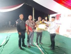 Kepala Desa Lasalimu Terima Piagam Penghargaan Juara Umum Lomba Antar Desa Tingkat Kecamatan, Camat Beri Apresiasi