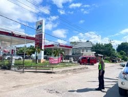 Hindari Kemacetan Antrean BBM di SPBU, Satlantas Polres Buton Lakukan Pengaturan Arus Lalu Lintas