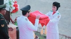 Sosok Sartika, Siswi SMA Negeri 1 Siotapina, Pembawa Bendera Merah Putih di Upacara HUT ke-81 RI di Buton