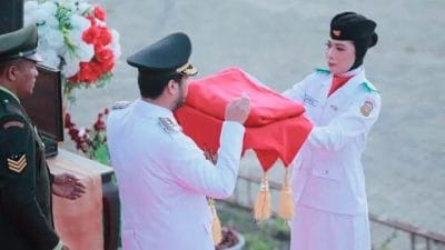 Sosok Sartika, Siswi SMA Negeri 1 Siotapina, Pembawa Bendera Merah Putih di Upacara HUT ke-81 RI di Buton